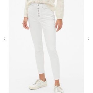 GAP high waisted white jeans, button up. Great condition.